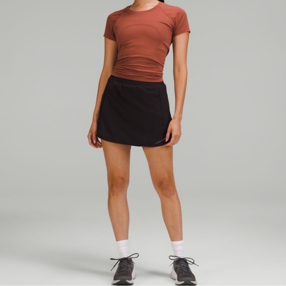 Lululemon Black Athletic Women's Hotty Hot Skirt